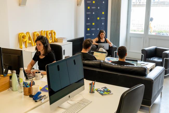 équipe parker+parker dans les bureaux